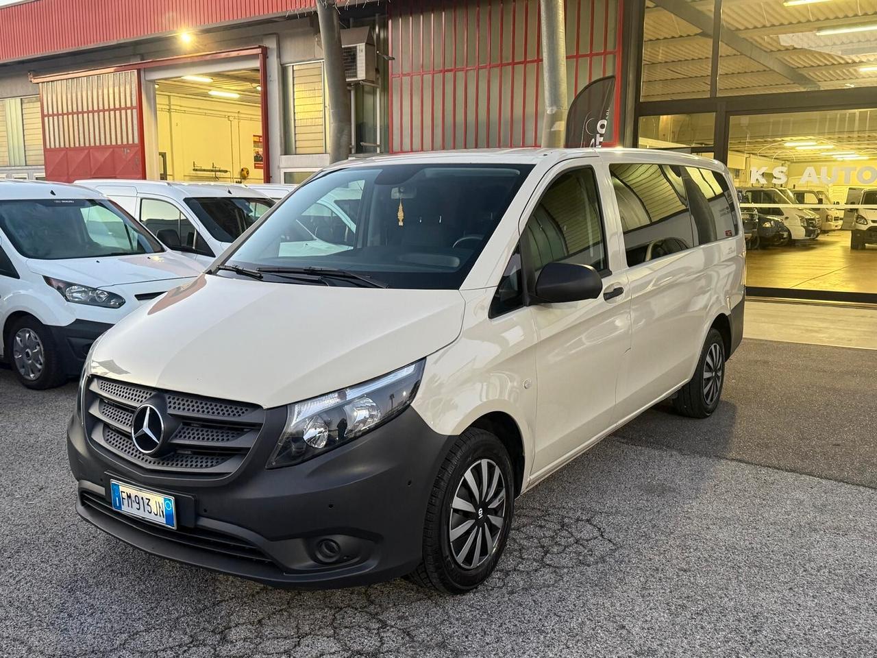 Mercedes Benz vito114CDI AUTOMATICO 5 POSTI AUTOCARRO lungo