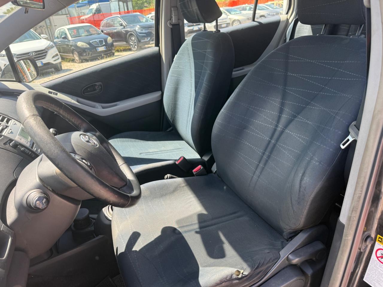 Toyota Yaris 1.0 5 porte Sol