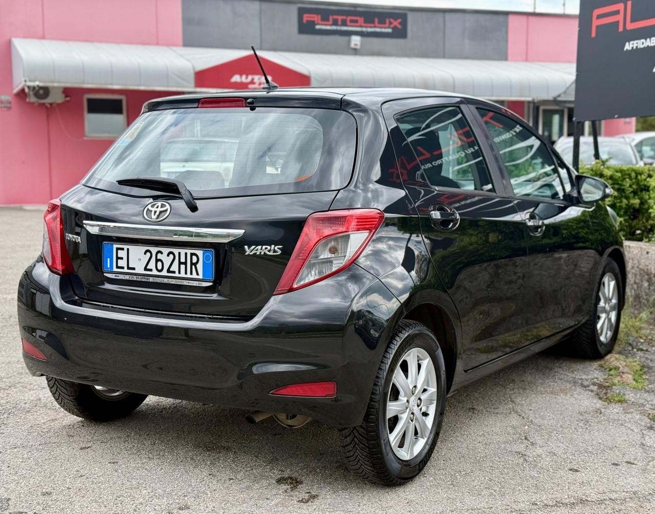Toyota Yaris 1.0 5 porte Lounge 2011 OK NEOPTENTATI