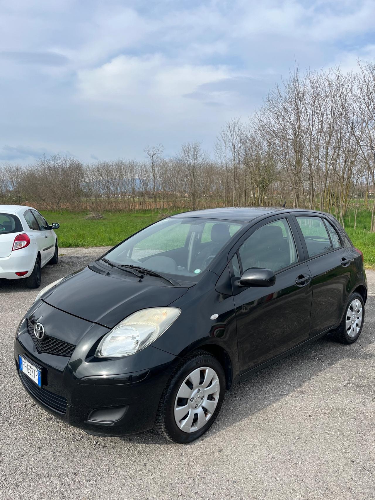 Toyota Yaris 1.0 5 porte