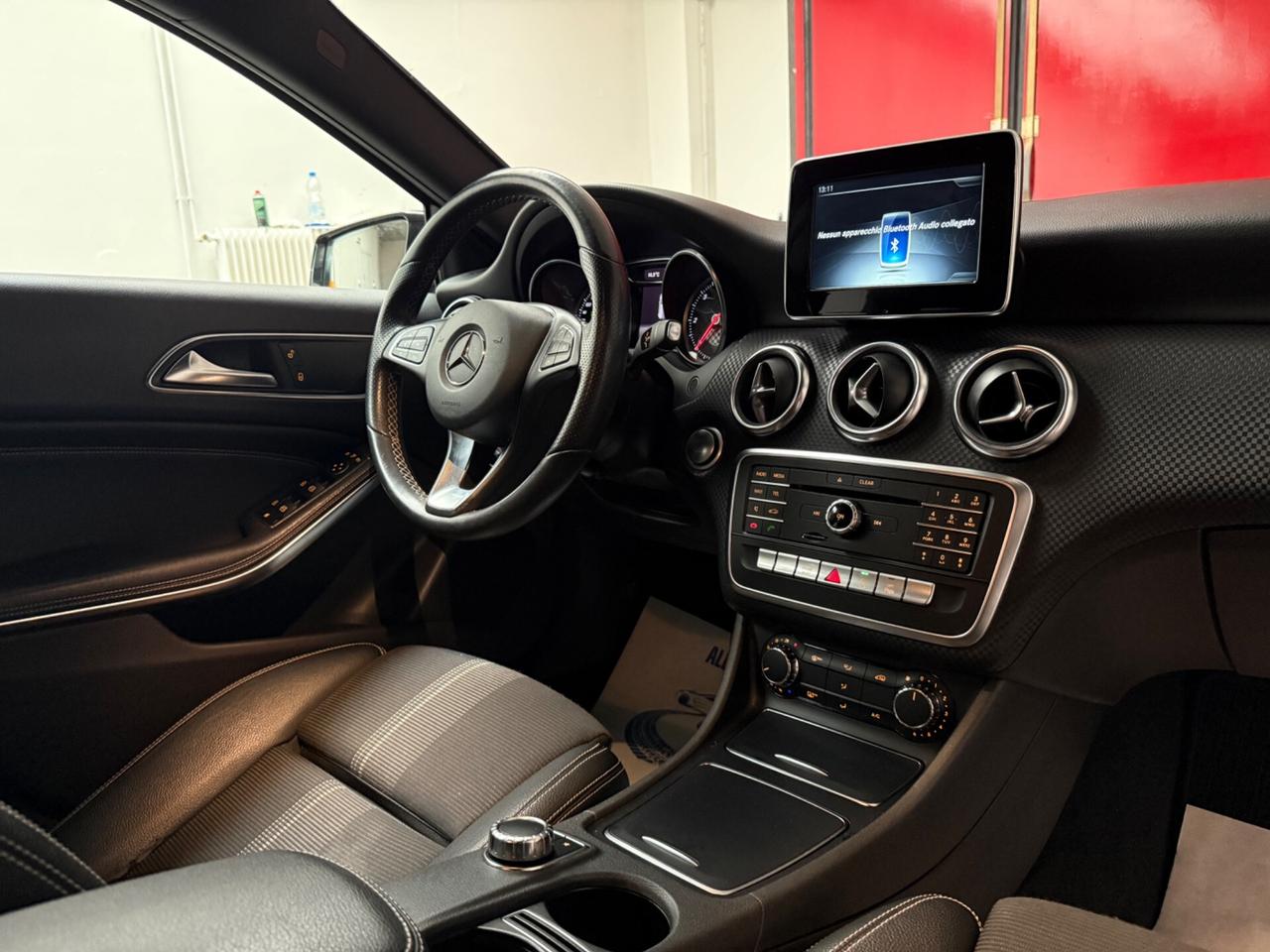 MERCEDES-BENZ 180 D PREMIUM AUTOMATIC