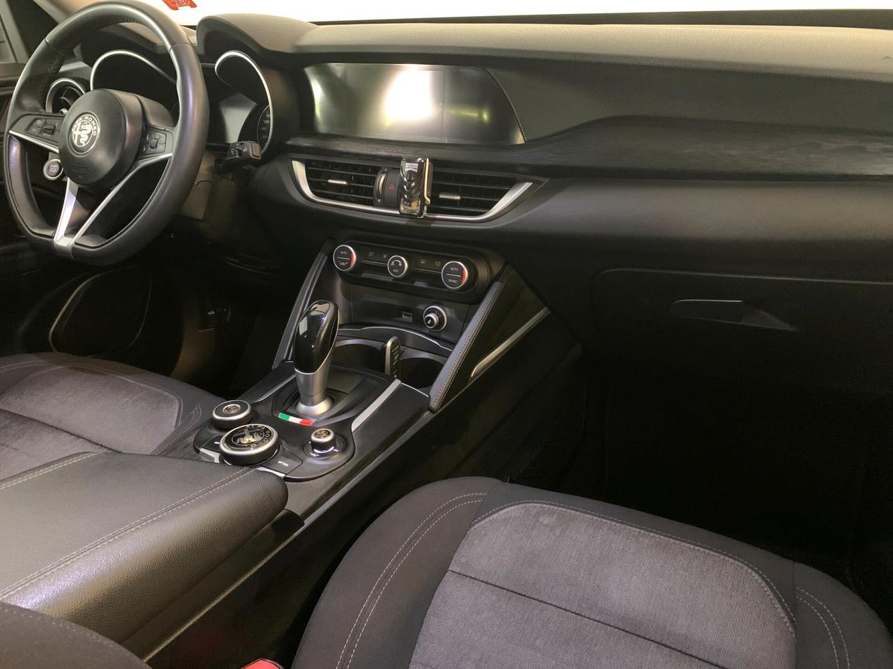Alfa Romeo Stelvio 2.2 Turbodiesel 160 CV AT8 RWD Business