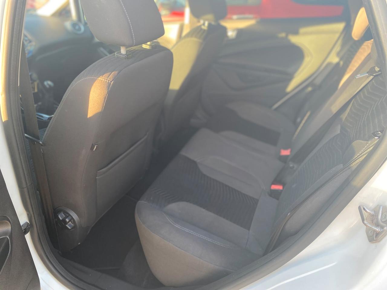 Ford Fiesta 1.5 TDCi 75CV 5 porte Titanium