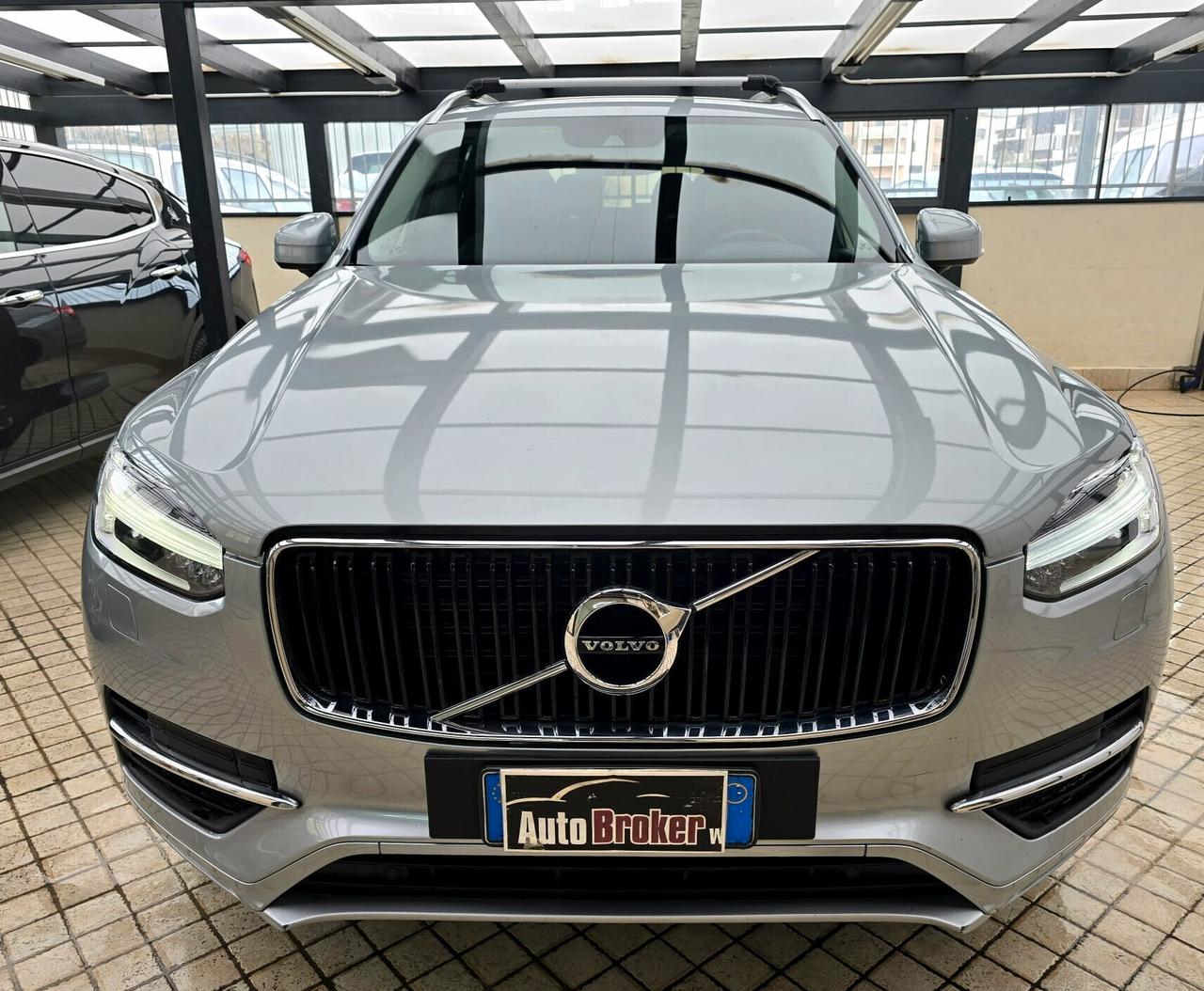 VOLVO XC90 D4 AWD MOMENTUM 7p. AUTOCARRO