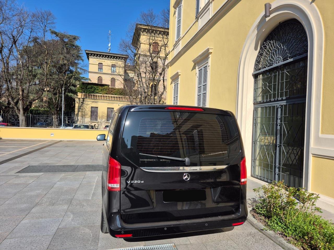 Mercedes-benz V 250 V Long 220 d AMG Line Premium 7 posti PELLE auto