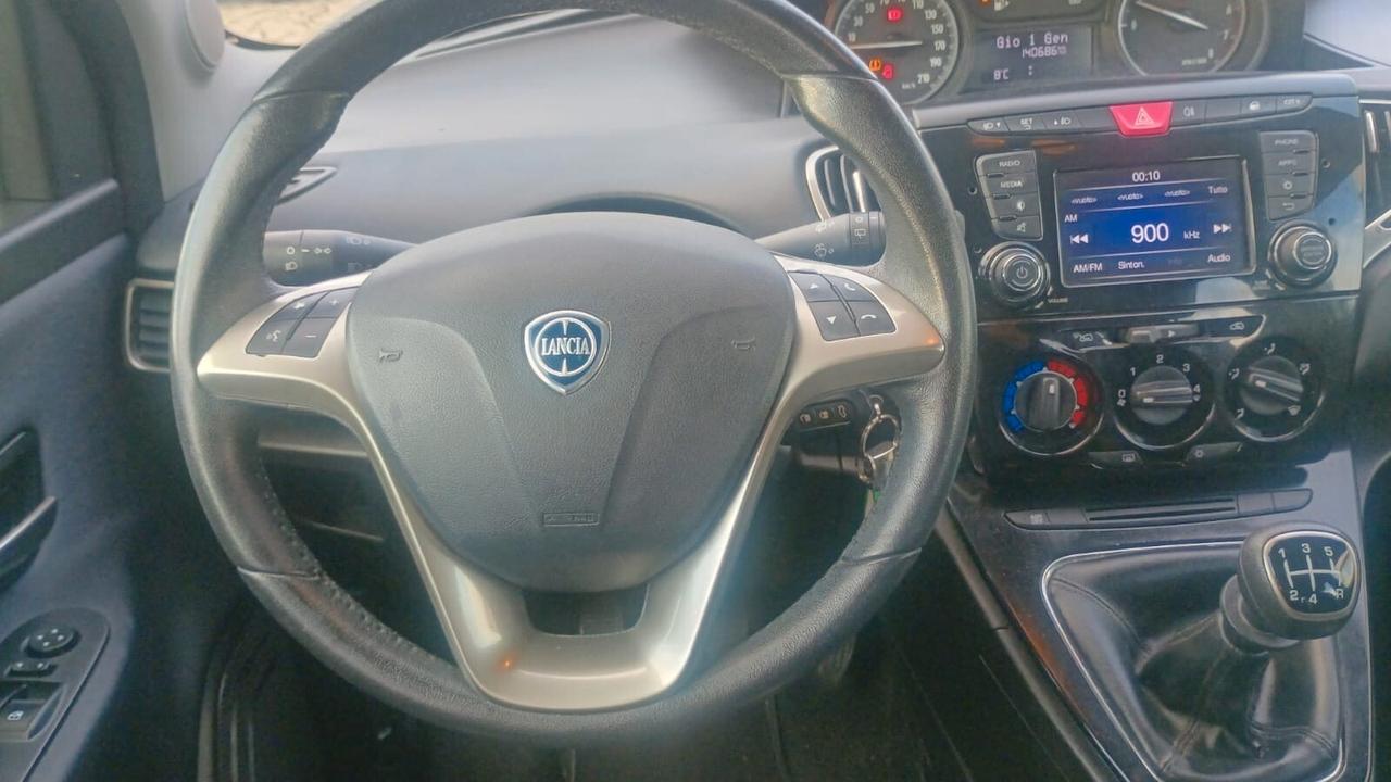 Lancia Ypsilon 1.2 69 CV 5 porte Gold