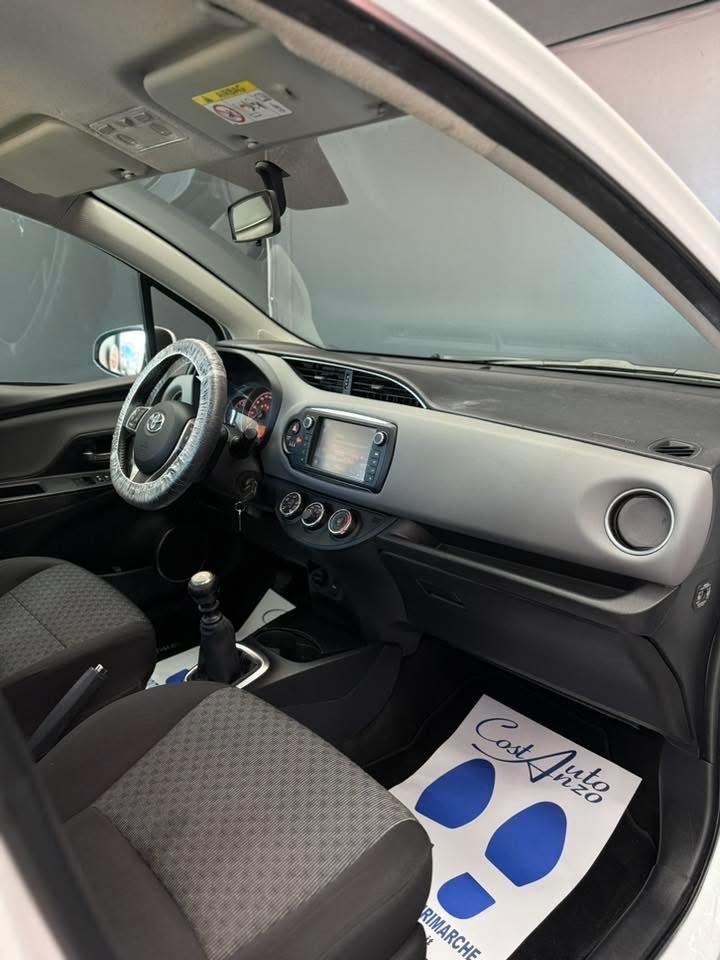 Toyota Yaris 1.4 D-4D Lounge 11/2014