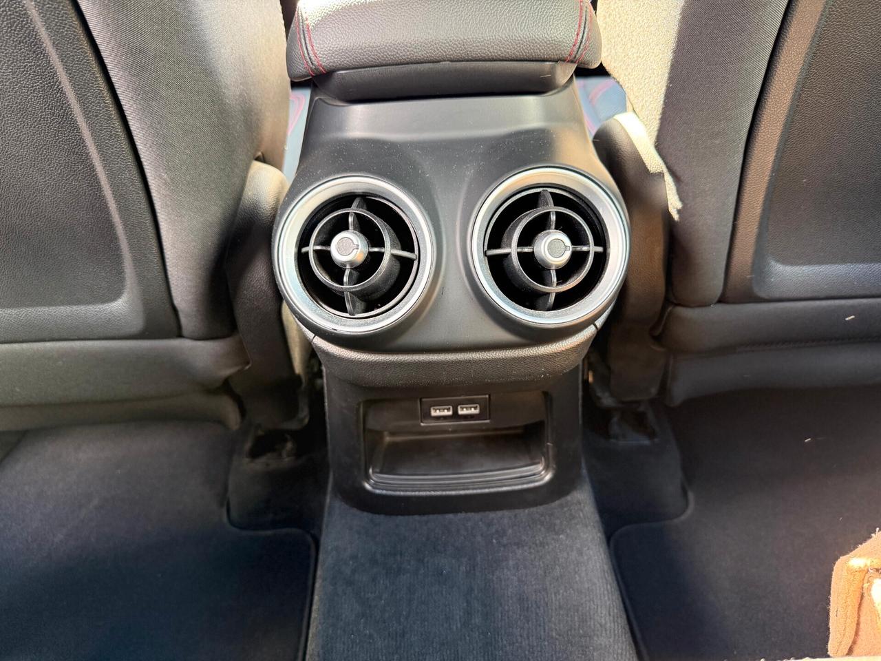 Alfa Romeo Stelvio 2.2 Turbodiesel 190 CV AT8 Q4 Business