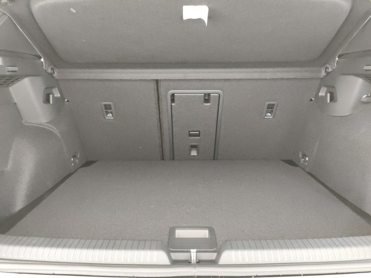 Volkswagen Golf 2.0 tdi r-line plus 150cv dsg