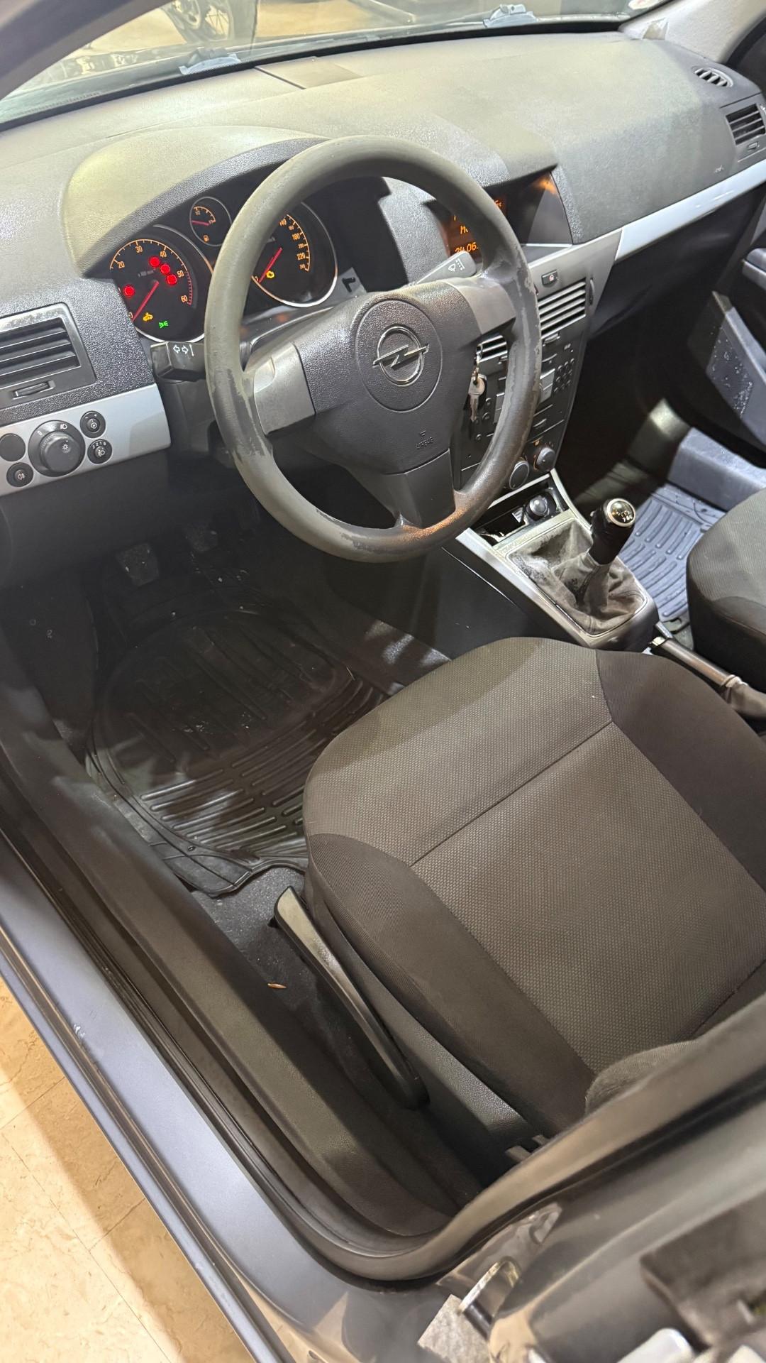 Opel Astra 1.3 CDTI 5 porte Enjoy