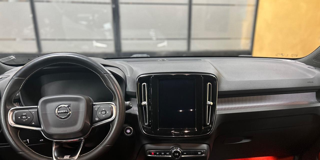 VOLVO XC40 2.0d R-design “AUT/NAVI/PELLE/RETRO”-2020