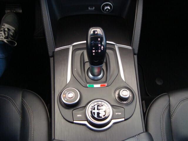 Alfa R. Stelvio 2.2 T.Diesel Executive rwd 190cv AT8 my19