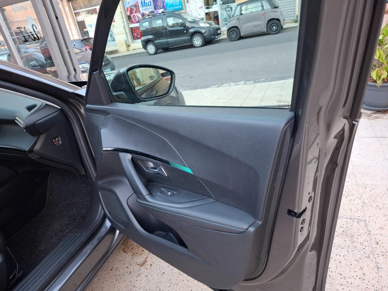 Peugeot 2008 Blue HDi 130 S&S EAT8 Allure Pack