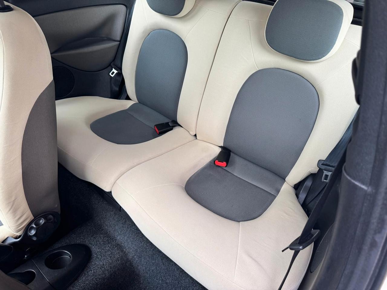 Lancia Ypsilon 1.2 16V Platino