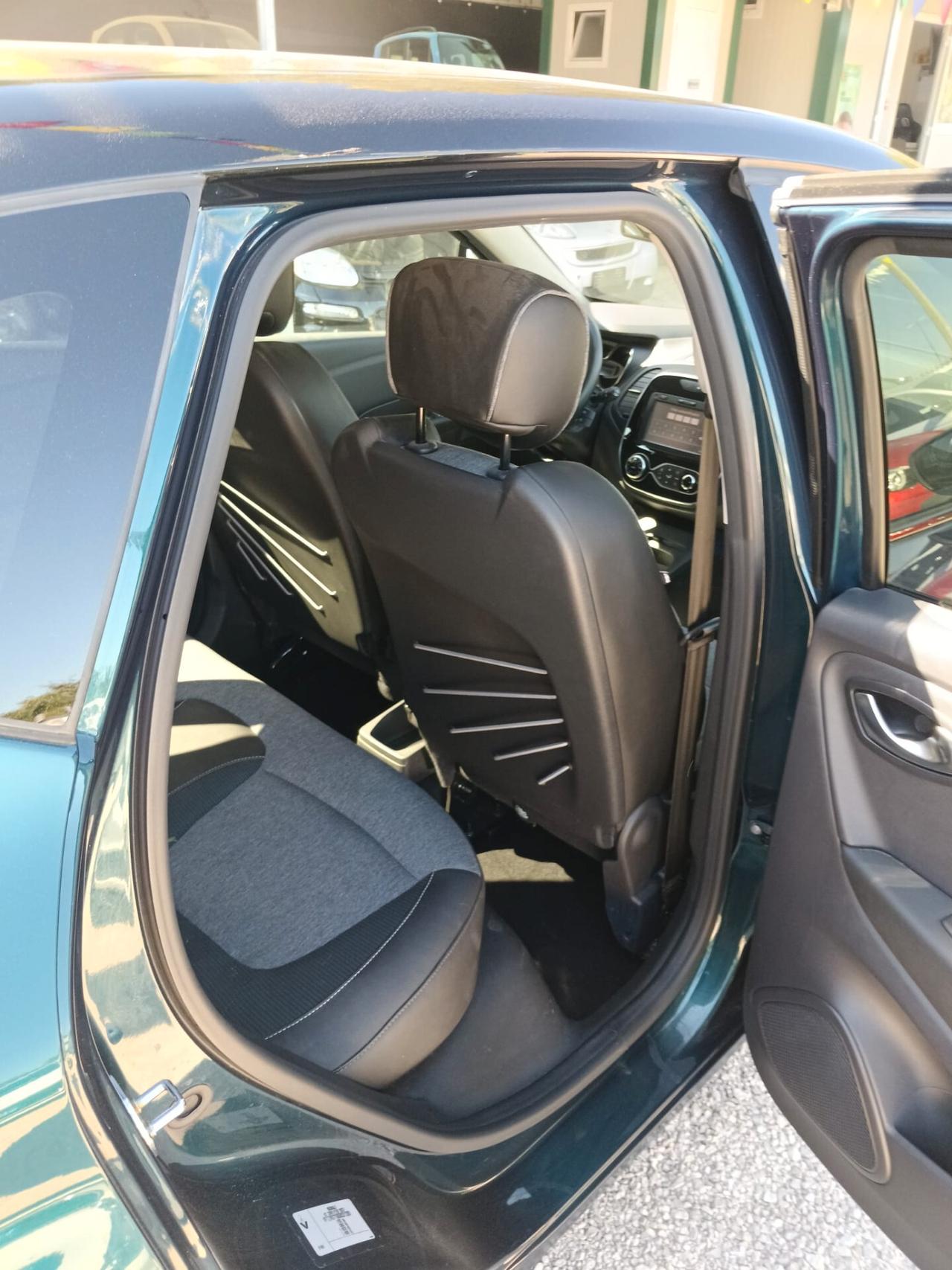 Renault Captur dCi 8V 110 CV Start&Stop Energy Initiale Paris