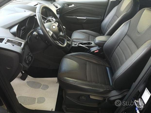 FORD Kuga 2.0 TDCI 150 CV S&S 4WD Powershift Tit