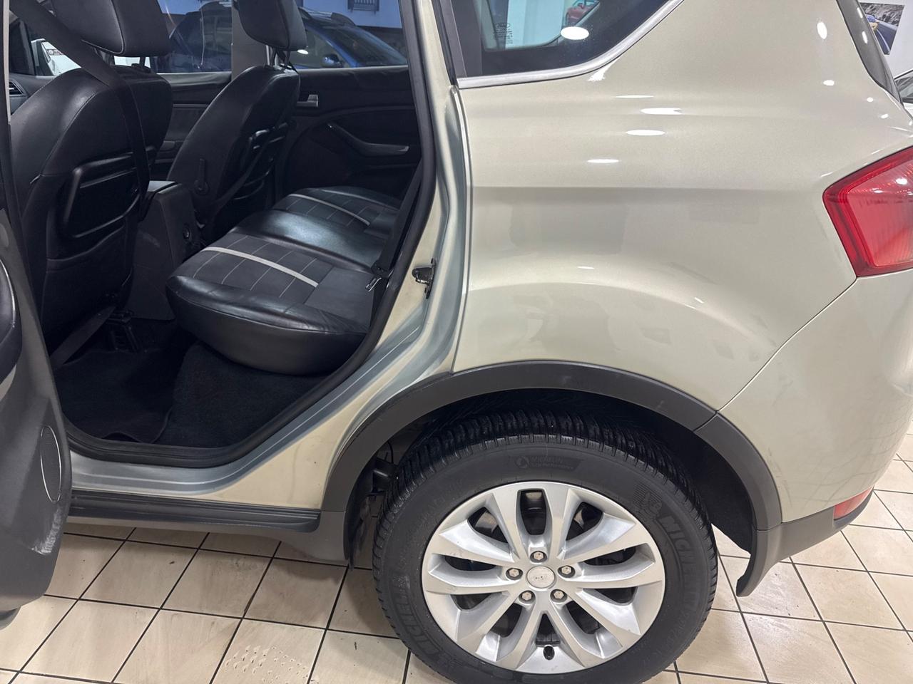 Ford Kuga 2.0 TDCi 4x4 titanium