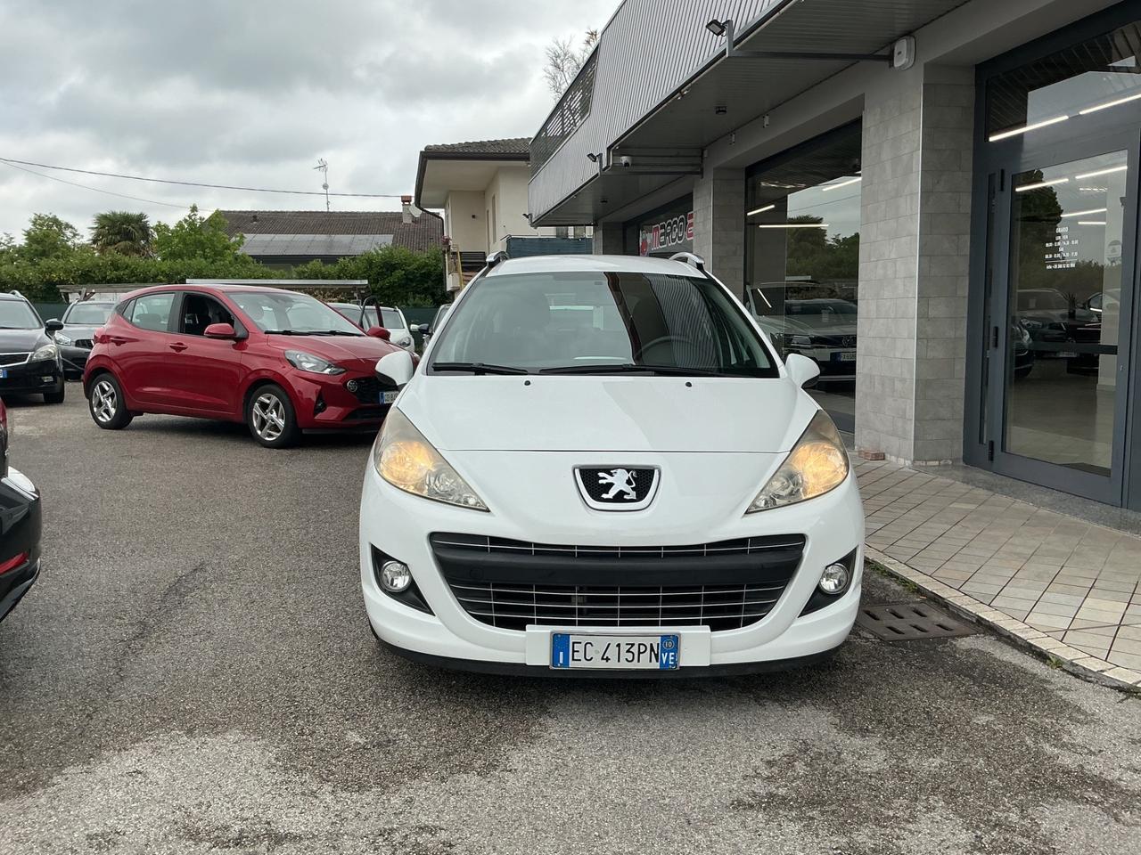 Peugeot 207 1.4 benzina Neopatentati