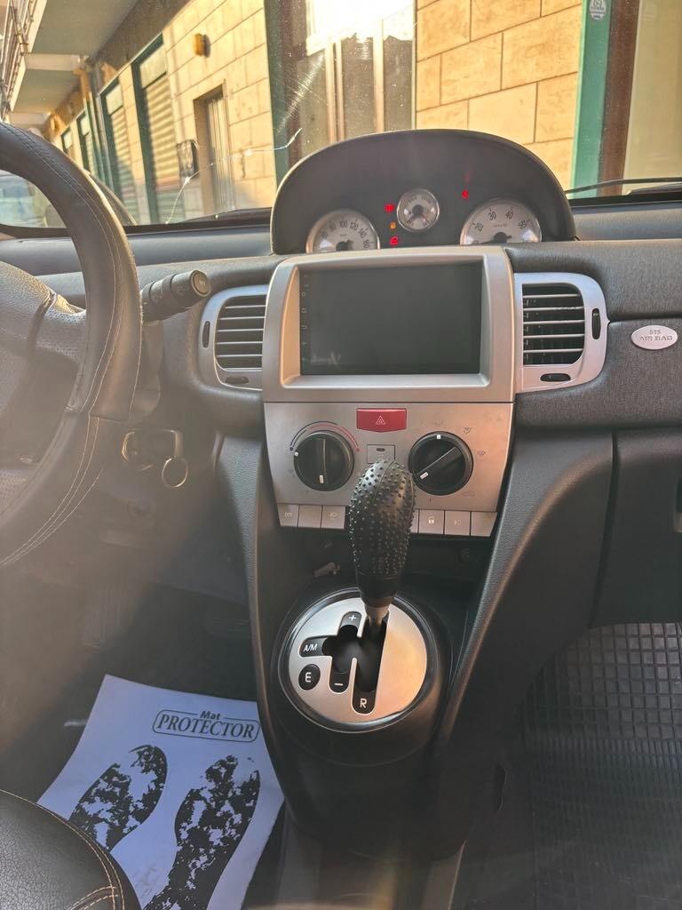 Lancia Ypsilon 1.3 MJT 75 CV MomoDesign
