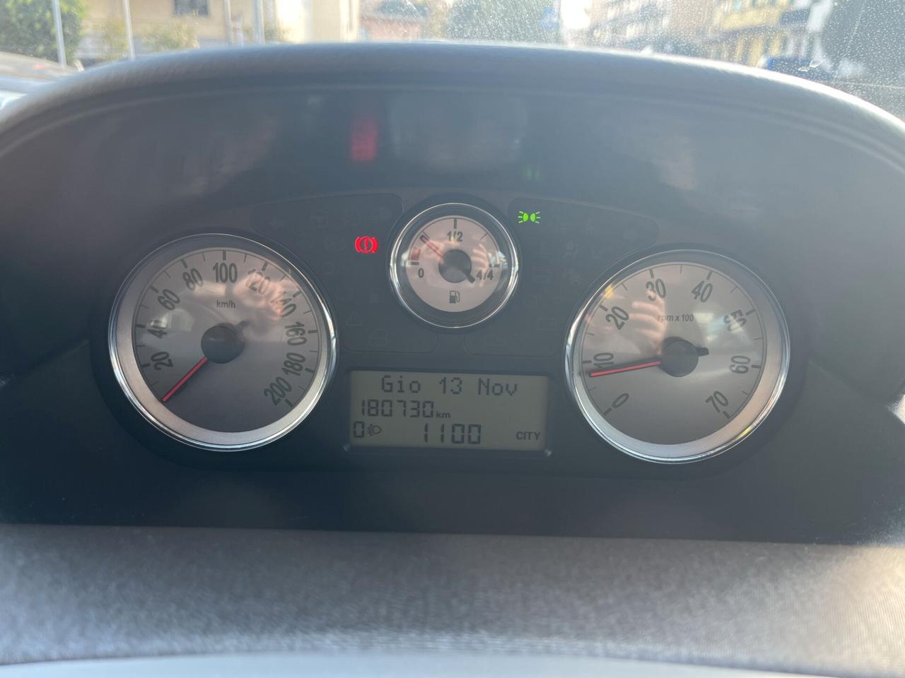 Lancia Ypsilon 1.3 MJT 75 CV Oro