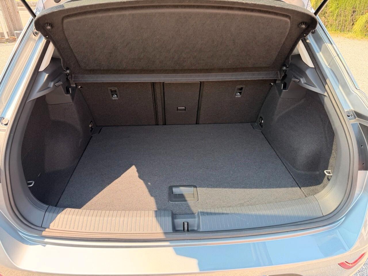 Volkswagen T-Roc 1.0 tsi Style 110cv - ok Neo Patentati