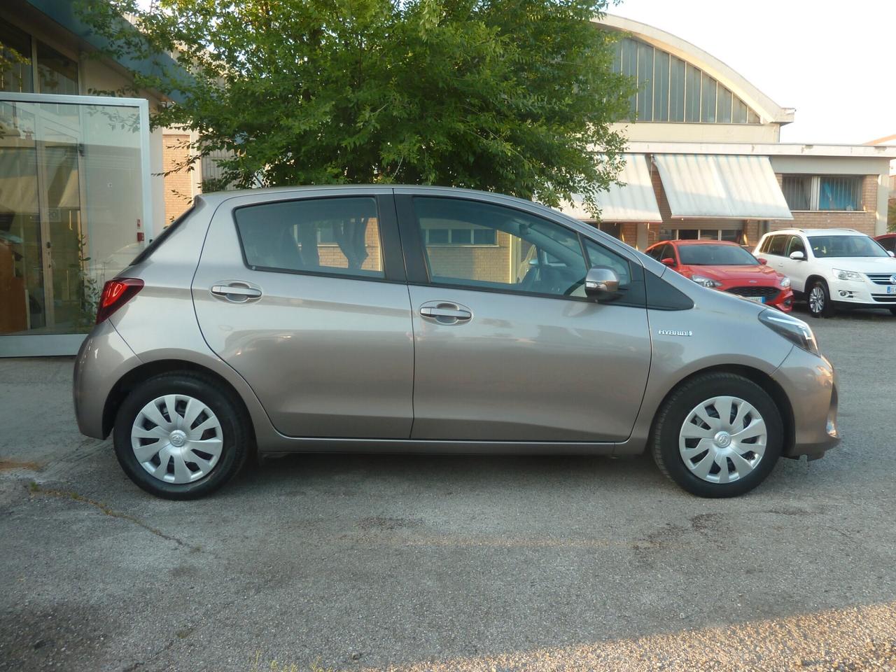 Toyota Yaris 1.5 Hybrid 5 p. Cambio Automatico