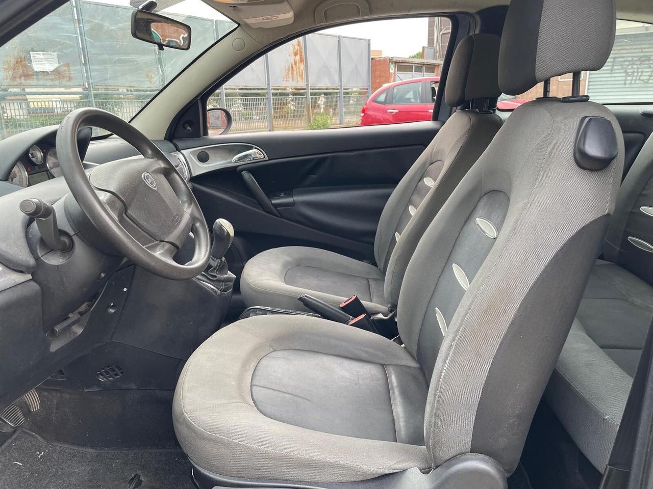 Lancia Ypsilon 1.3 MJT 75 CV Oro