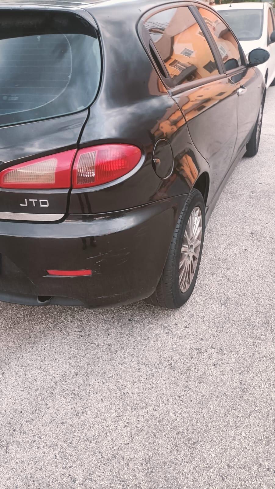 Alfa Romeo 147 1.9 JTD (120) 5 porte Distinctive