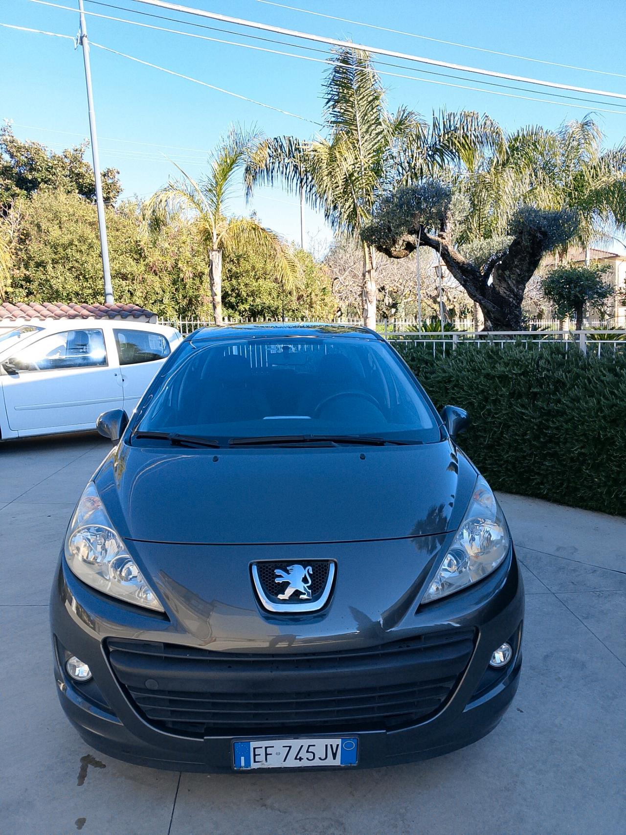 Peugeot 207 1.4 HDi 70CV 5p. X Line Business