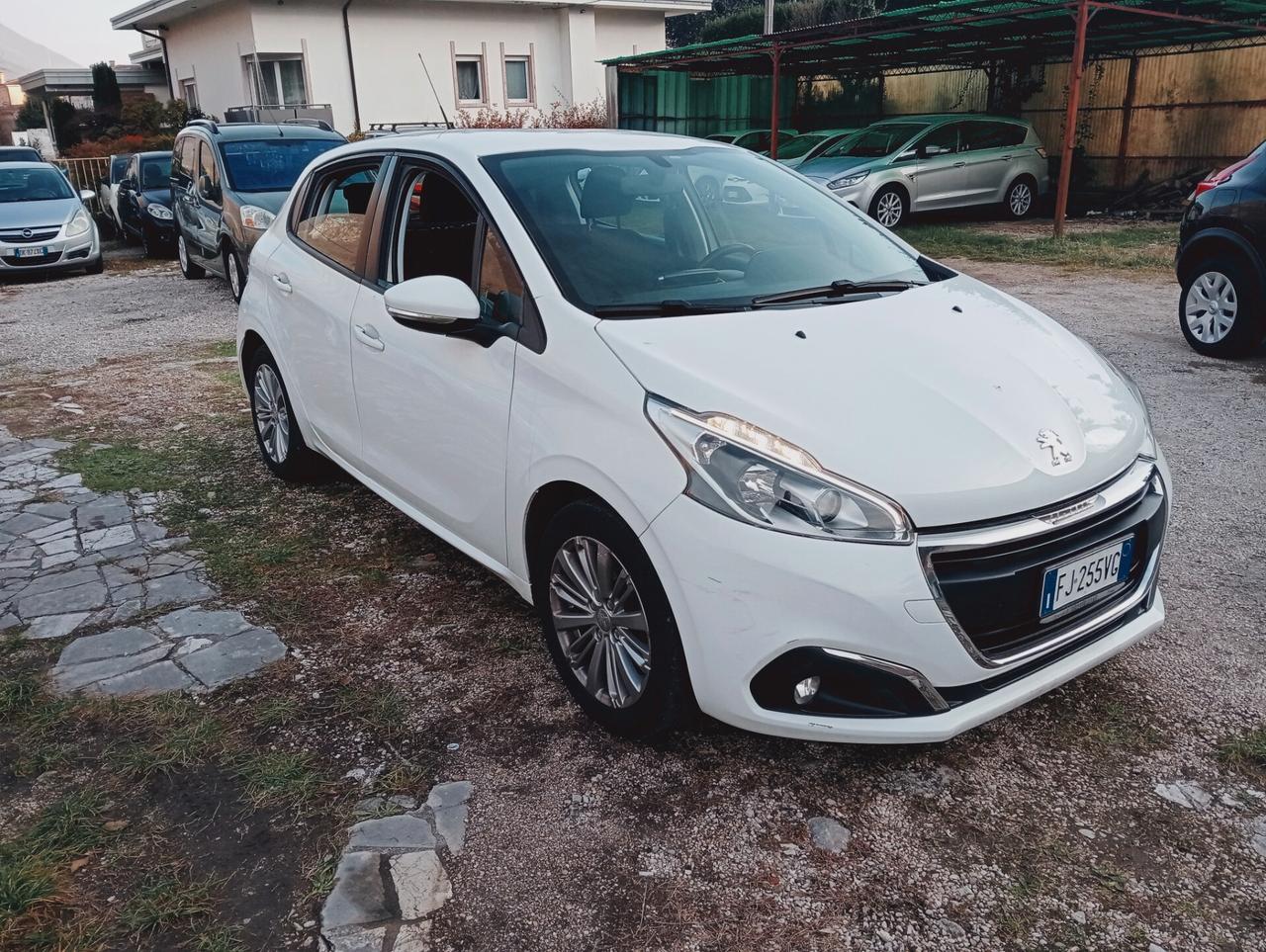 Peugeot 208 PureTech 82 5p. GPL Access