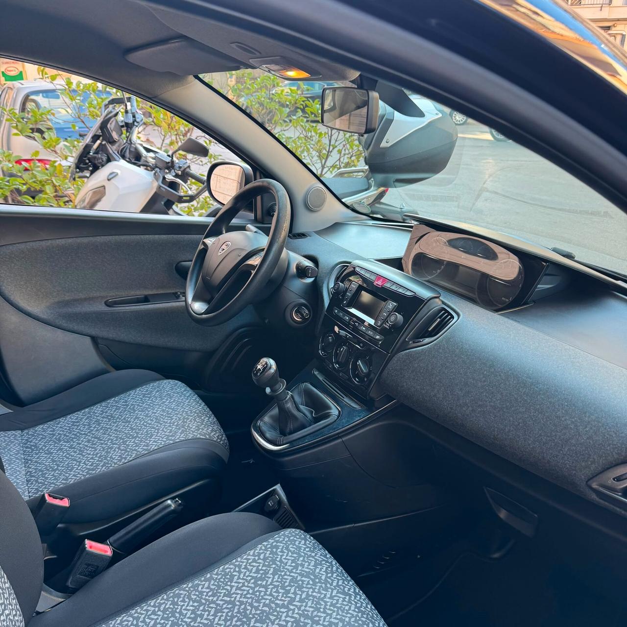 Lancia Ypsilon 1.2 benzina 69cv Elefantino Blu