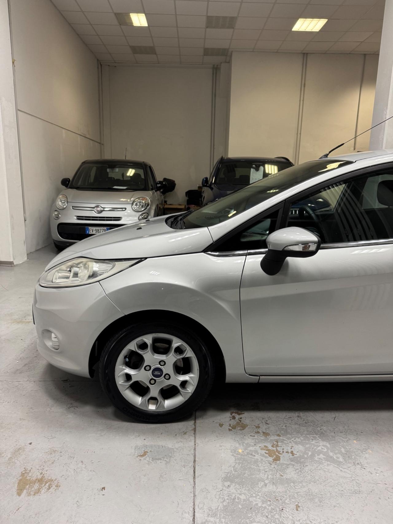 Ford Fiesta 1.4 5p. Bz.- GPL Titanium