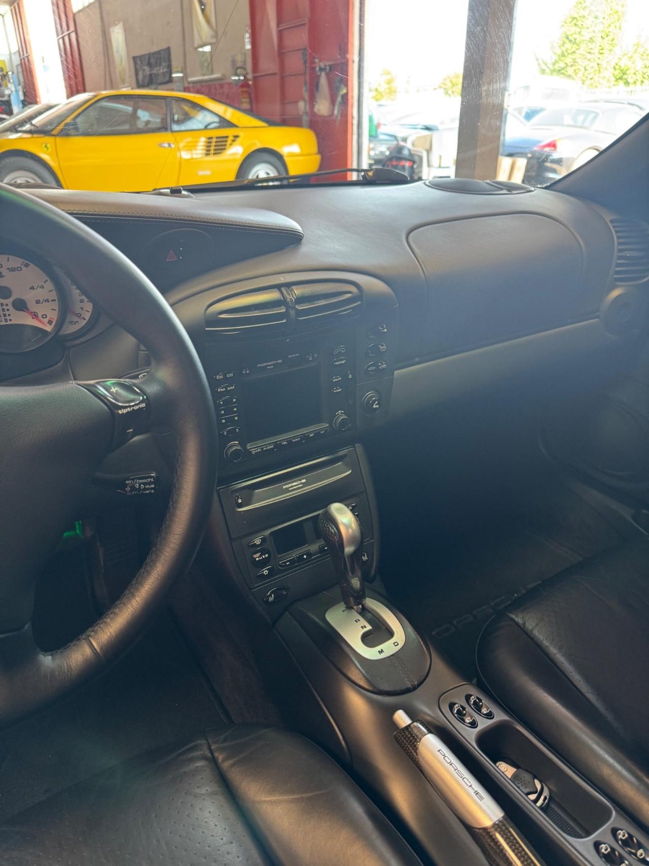 Porsche 996 Carrera 4 Cabrio