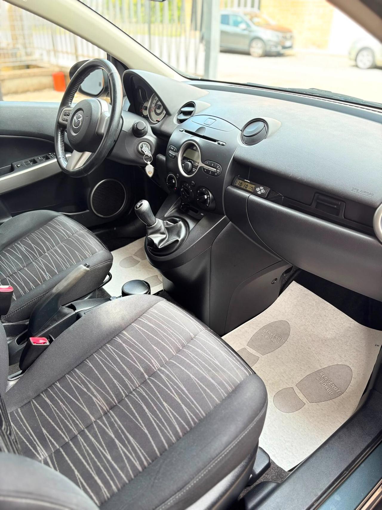 Mazda 2 1.3 16V 75CV