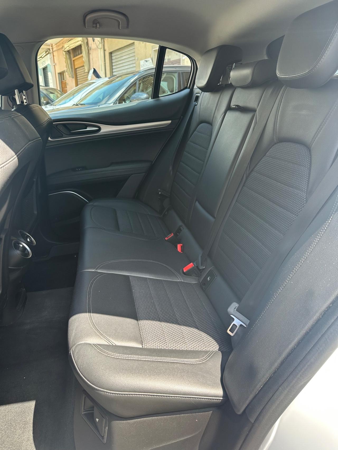 Alfa Romeo Stelvio 2.2 Turbodiesel 190 CV AT8 Q4 Sprint