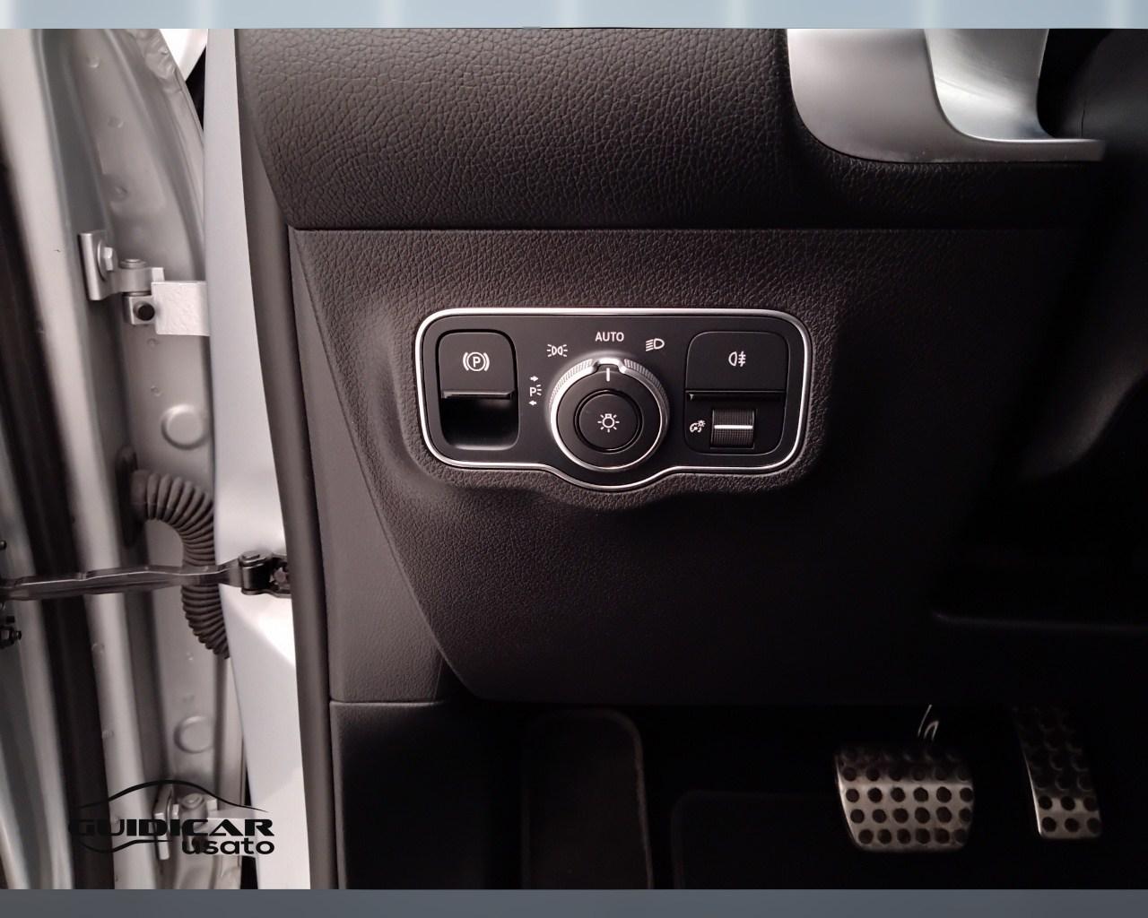 Mercedes-Benz GLB - X247 2019 - GLB 200 d Premium Easy Tech auto