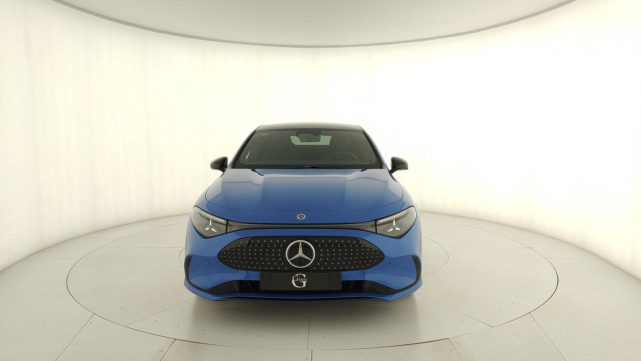 Mercedes-Benz CLA 250+ con tecnologia EQ