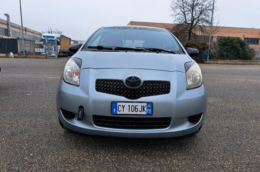 Toyota Yaris 1.0 3 porte Sol