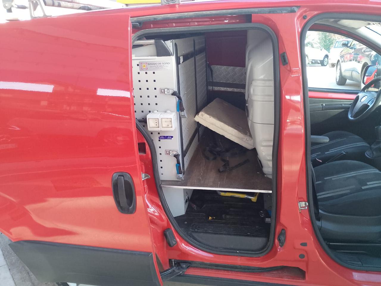 Fiat Fiorino 1.3 MJT 95CV Adventure 2 posti