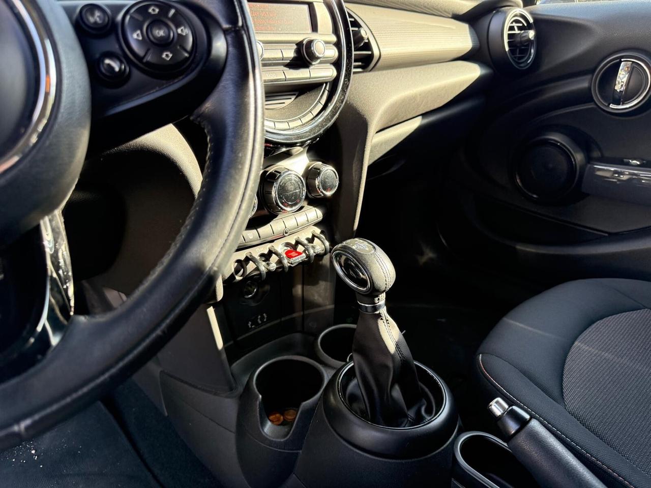 Mini Mini 1.5 Cooper D Business XL Aut. 5 porte Pdc