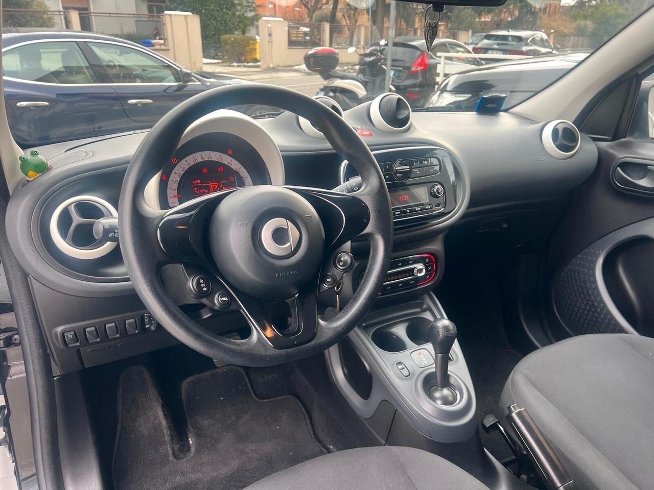 SMART FORFOUR 70 1.0 TWINAMIC PASSION AUTOM. NEOP.