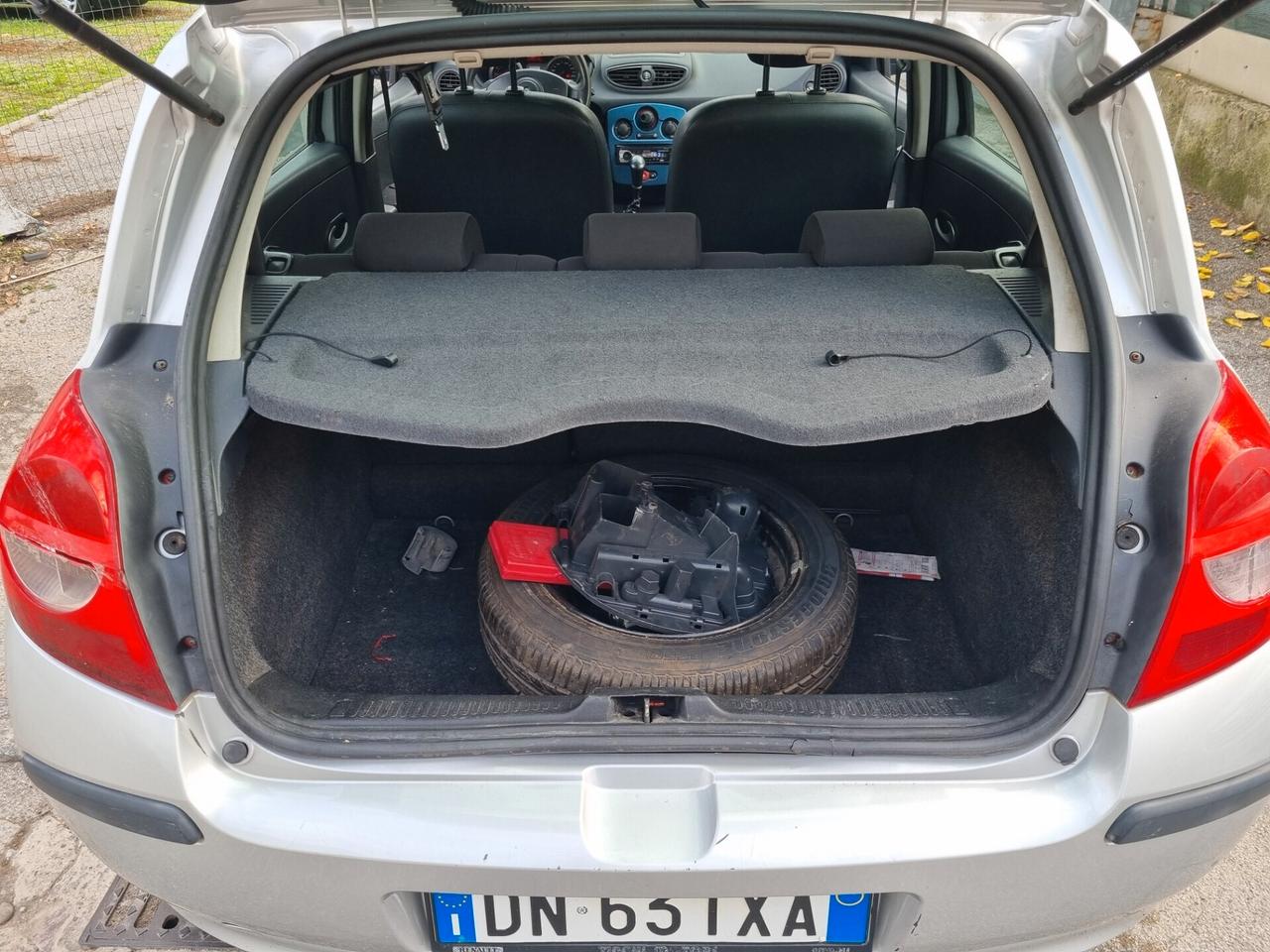 Renault Clio 1.2 16V 5 porte Le Iene