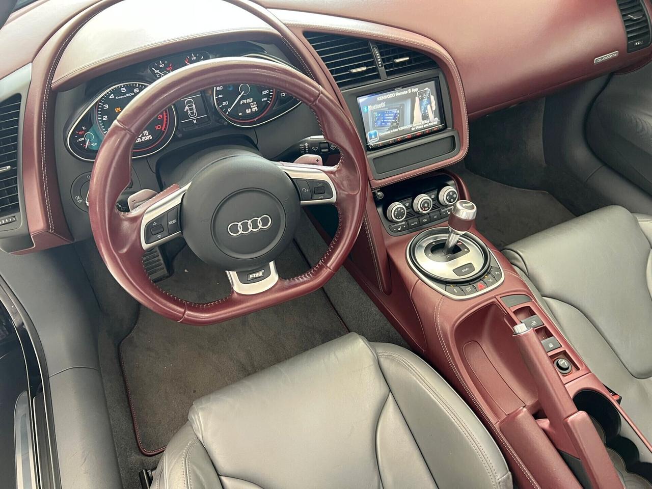 NUOVA AUDI R8 5.2 V10 FSI 525CV QUATTRO R-TRONIC CABRIO IDENTITY BLACK