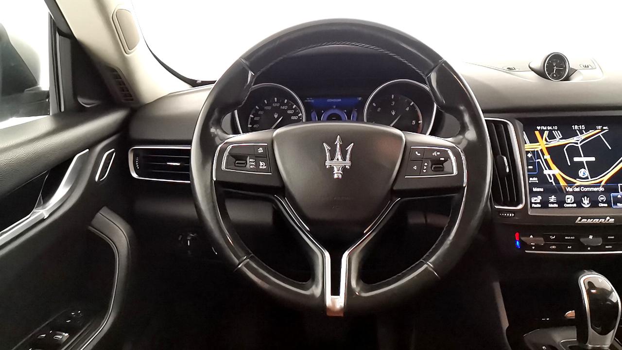 MASERATI Levante - Levante 3.0 V6 275cv auto