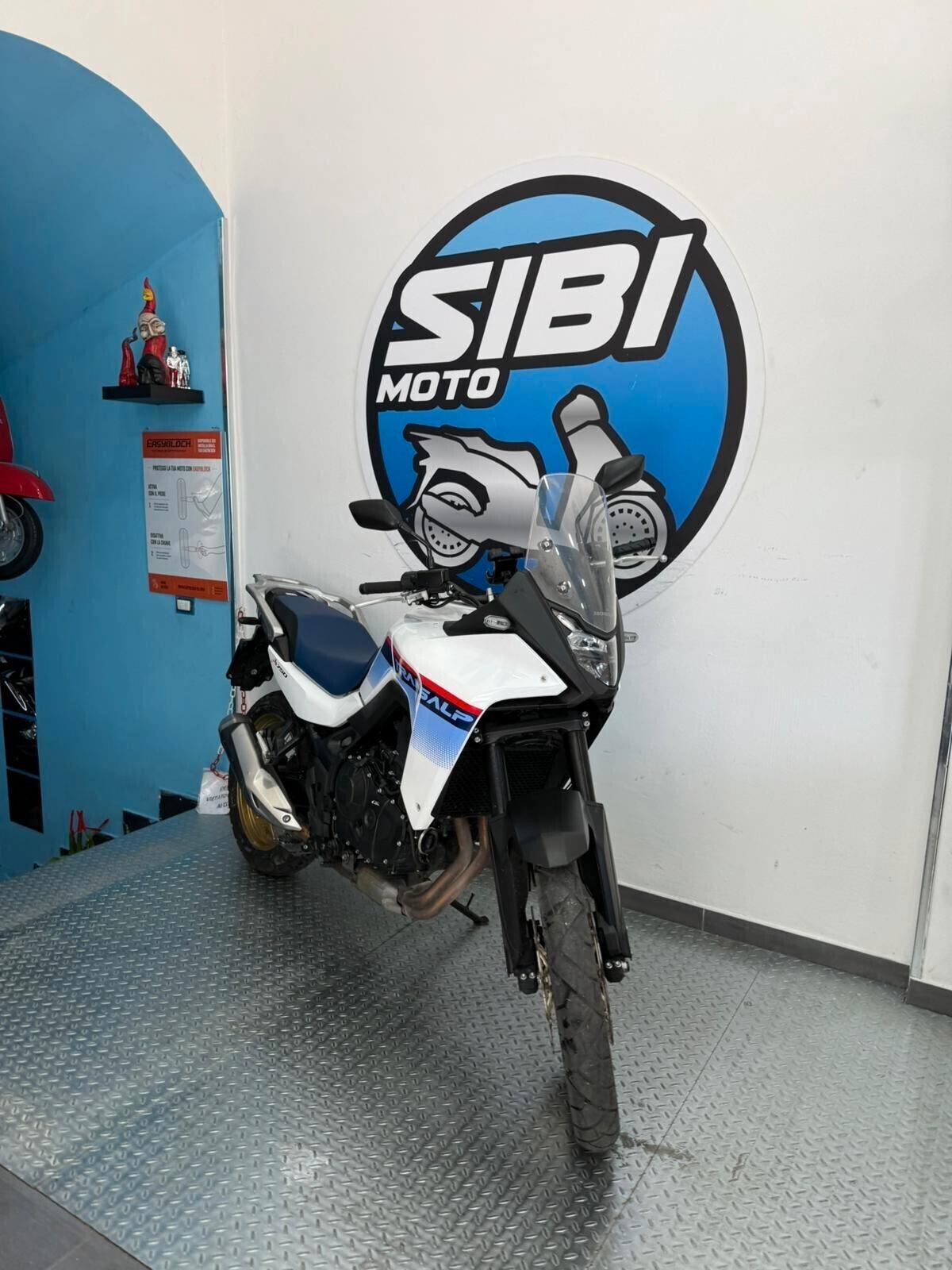 Honda Transalp 700