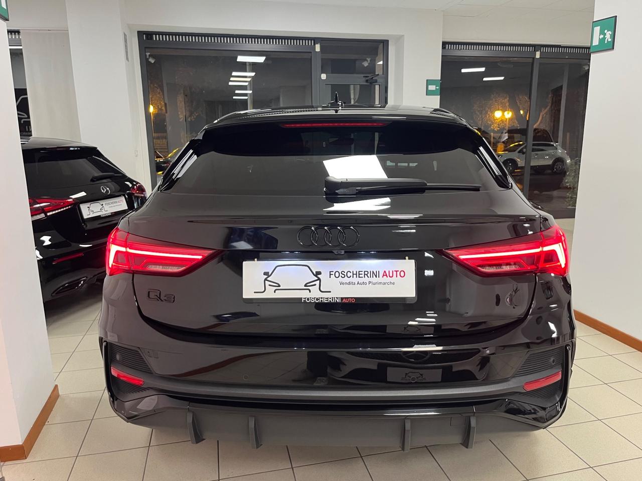 Audi Q3 SPB 35 TDI S-Line TOTAL BLACK!!