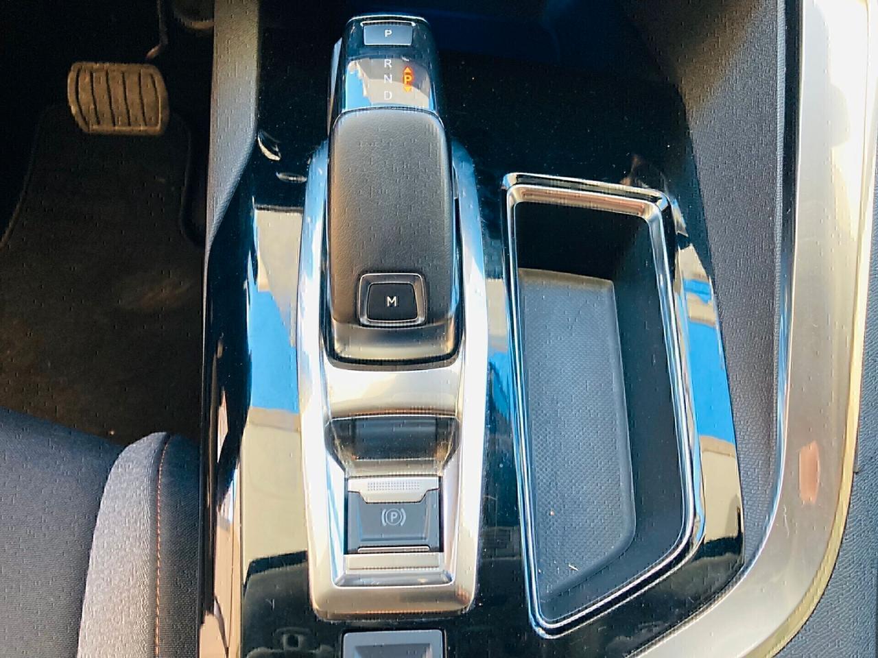 Peugeot 3008 1.5 HDi -X NEOPATENTATI- 2020