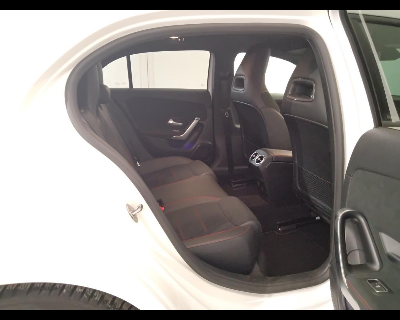 Mercedes-Benz Classe A - W177 2018 - A 180 d Premium auto