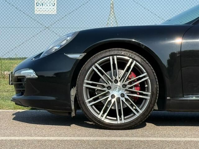 Porsche 911 3.4 Carrera Cabriolet Black Edition
