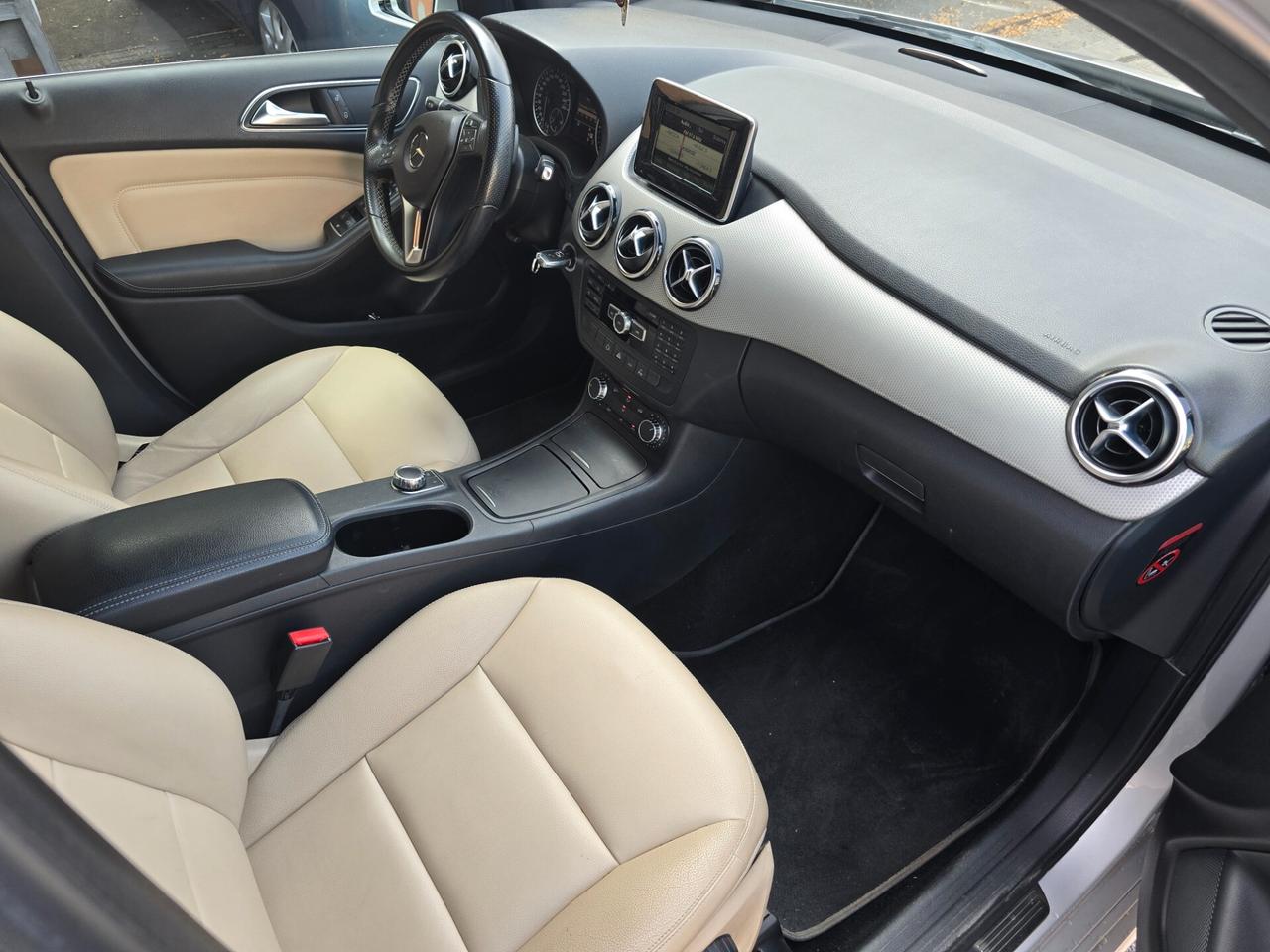 MERCEDES 180B AUTOMATICO "OK PER NEOPATENTATI"
